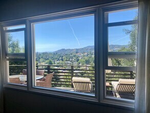 1039 Glen Arbor Ave in Los Angeles, CA - Building Photo - Building Photo