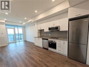 461 Green Rd in Stoney Creek, ON - Building Photo - Building Photo