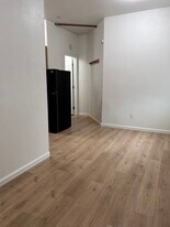 819 Gloria Dr, Unit apartment for rent in Santa Rosa, CA - Building Photo