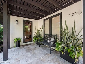 1200 9th Ave N in Naples, FL - Building Photo - Building Photo