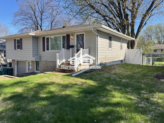 2424 25th St NW in Rochester, MN - Building Photo - Building Photo