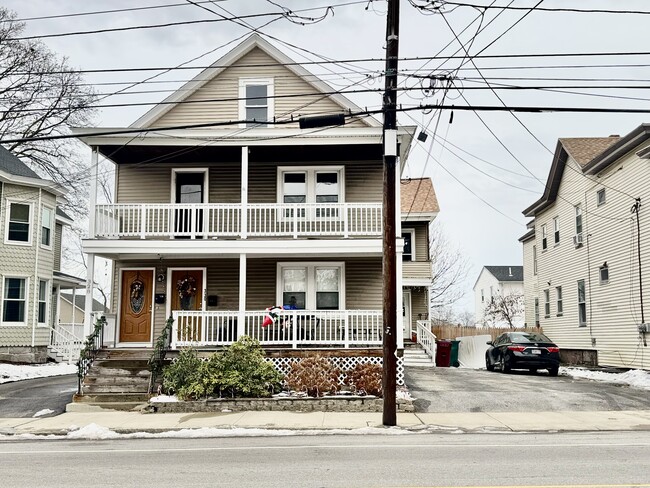 328 Stevens St, Unit 2 in Lowell, MA - Building Photo - Building Photo