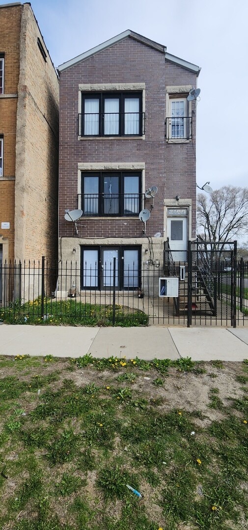 property at 3100 W Polk St