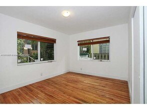 1125 9th St in Miami Beach, FL - Building Photo - Building Photo