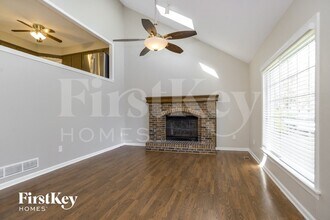 8530 Alden Ln in Lenexa, KS - Foto de edificio - Building Photo