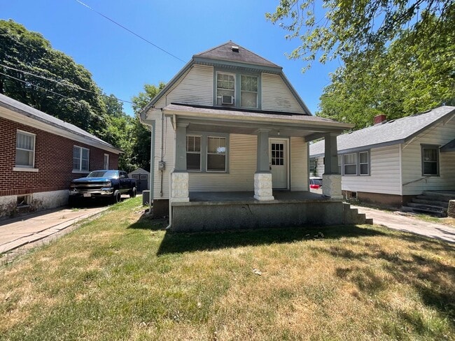 1238 E Page St in Springfield, MO - Building Photo - Building Photo