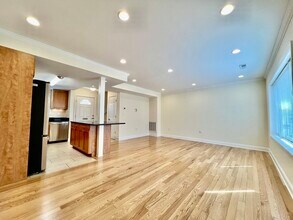 180 Thornton Rd, Unit 1 in Chestnut Hill, MA - Building Photo - Building Photo