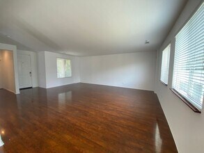 3046 Louise Ave in Lancaster, CA - Building Photo - Building Photo