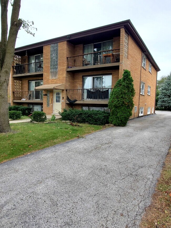 10402 Moody Ave-Unit -0-N in Chicago Ridge, IL - Building Photo - Building Photo