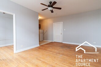 1058 W George St, Unit 206 in Chicago, IL - Building Photo - Building Photo