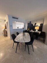 9801 Collins Ave, Unit 16H in Bal Harbour, FL - Foto de edificio - Building Photo