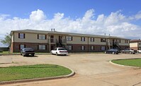 Westchester Way Apartments in Mustang, OK - Foto de edificio - Building Photo