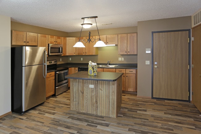 North Pointe Apartments in Bismarck, ND - Building Photo - Interior Photo