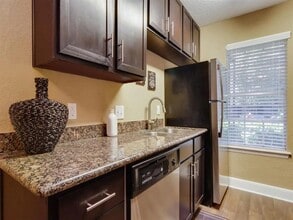 4101 E NASA Pkwy in El Lago, TX - Building Photo - Building Photo