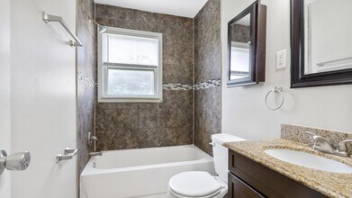 1527 Merrill Ave in Lincoln Park, MI - Building Photo - Building Photo