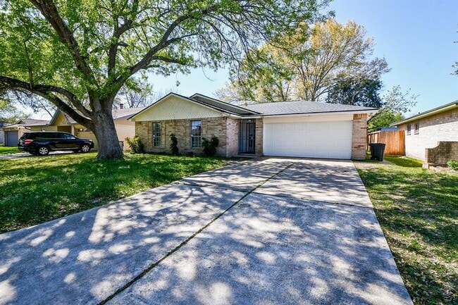 11823 Hallowing Point Rd in Houston, TX - Building Photo - Building Photo