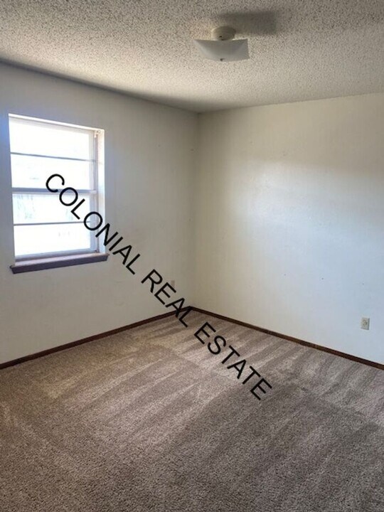 2012 E 14th St in Clovis, NM - Foto de edificio