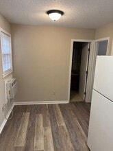 1090 N Guignard Dr in Sumter, SC - Building Photo - Building Photo