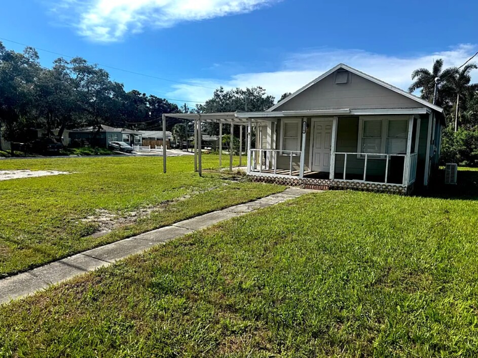 1120 South St in Clearwater, FL - Building Photo