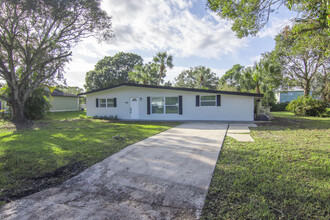 7601 Georges Rd in Fort Pierce, FL - Building Photo - Building Photo