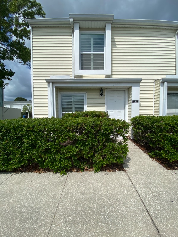 11811 Cypress Hill Cir in Tampa, FL - Foto de edificio - Building Photo