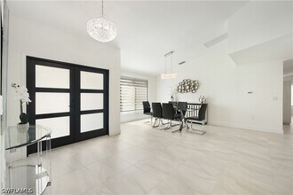 2307 Queens Way in Naples, FL - Building Photo - Building Photo