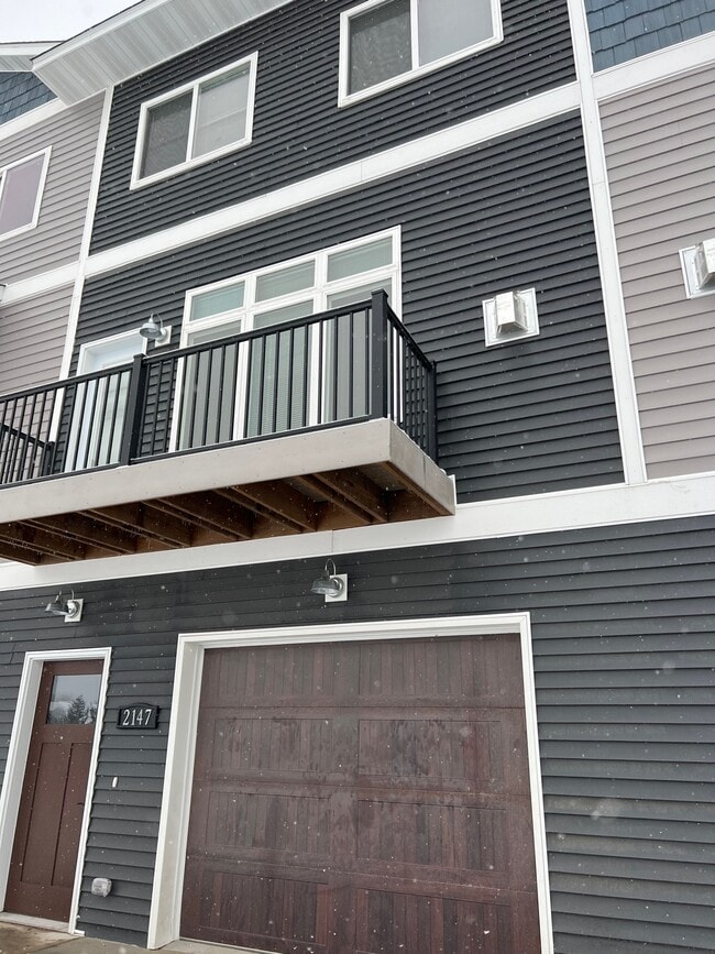 2149 Rolling Green Ln, Unit Mid Unit 2.5 in North Mankato, MN - Building Photo - Building Photo