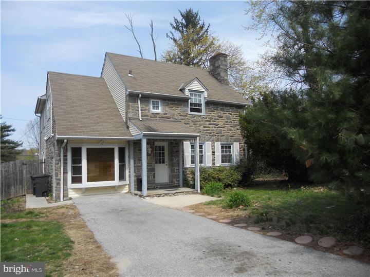 108 Hillside Cir in Villanova, PA - Building Photo