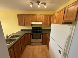 520 Rosehill St in Nanaimo, BC - Building Photo