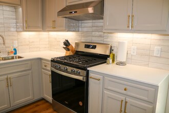 805 SW 2nd St in Bentonville, AR - Foto de edificio - Building Photo