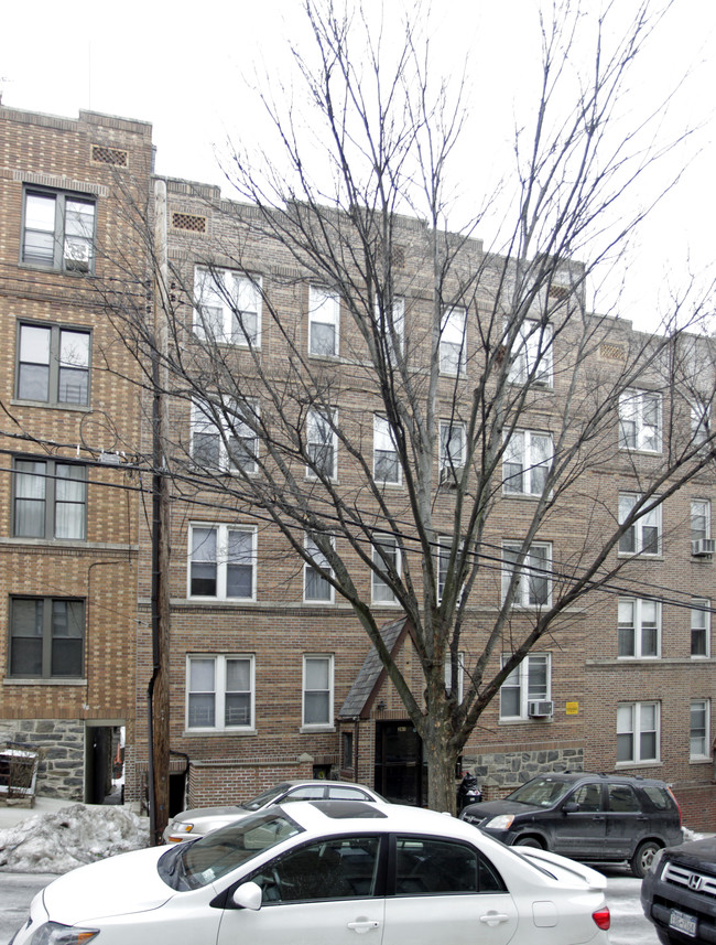 261 E 237th in Bronx, NY - Building Photo - Building Photo