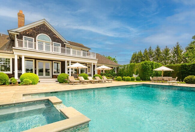 430 Butter Ln in Bridgehampton, NY - Building Photo - Building Photo