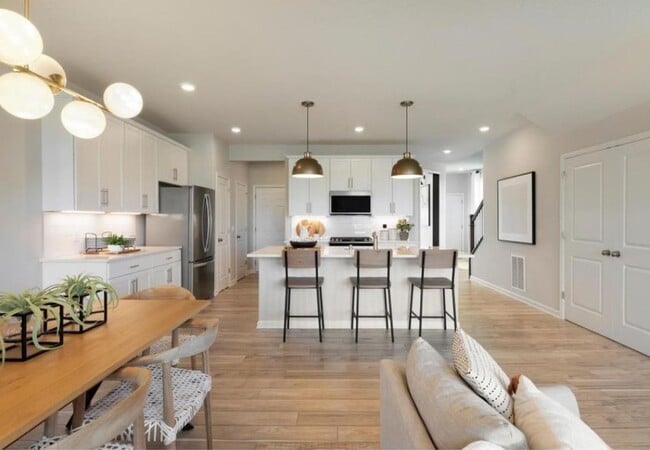 4880 Avery Ct in Eagan, MN - Building Photo - Building Photo