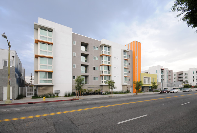 Las Alturas Apartments in Los Angeles, CA - Building Photo - Building Photo