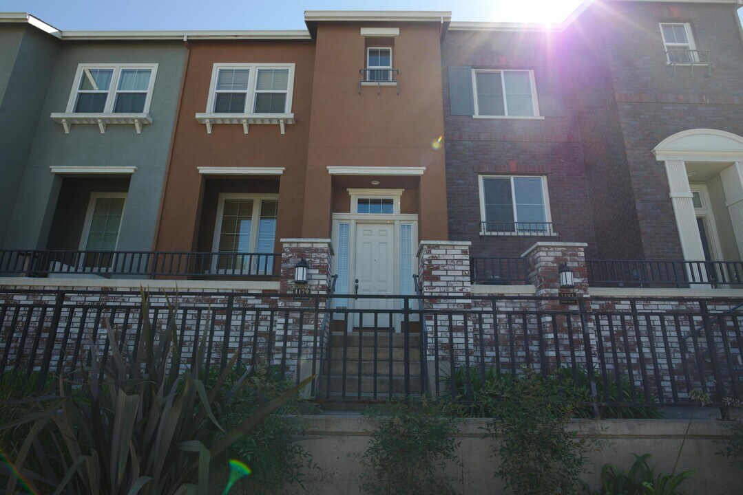 1179 Kassel Terrace in Sunnyvale, CA - Building Photo