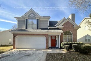 2439 Miller Oaks Cir in Decatur, GA - Building Photo