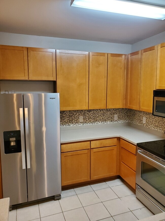 property at 2807 Bloomfield Ln