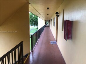 8001 Fairview Dr-Unit -210 in Tamarac, FL - Building Photo - Building Photo