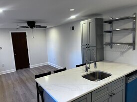 304 Wharton St, Unit 2 in Philadelphia, PA - Building Photo