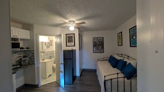 property at 1906 Rodman St