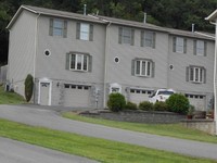 9589 Cost Ave-Unit -02 in Stonewood, WV - Building Photo - Building Photo