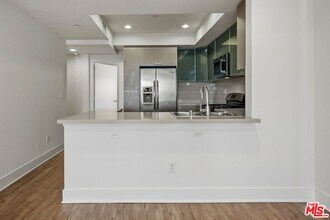 11818 Dorothy St in Los Angeles, CA - Foto de edificio - Building Photo