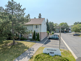 3460 S Millway in Mississauga, ON - Building Photo