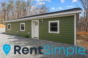 5541 Sperryville Pike in Boston, VA - Building Photo