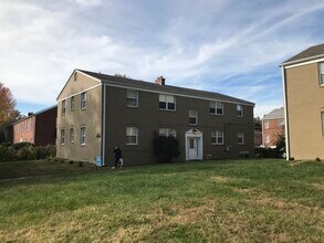 8153 Whitburn Dr in St. Louis, MO - Building Photo - Building Photo