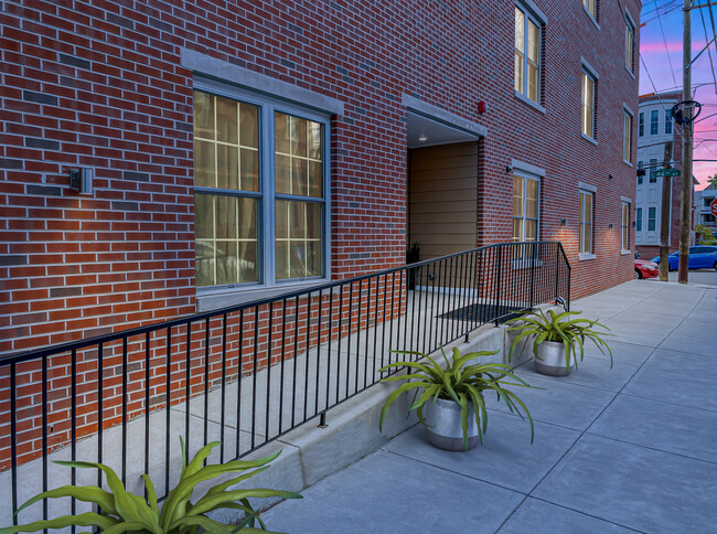 Manor Flats Off Sansom in Philadelphia, PA - Foto de edificio - Building Photo