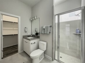 5815 Fairdale Ln in Houston, TX - Building Photo - Building Photo