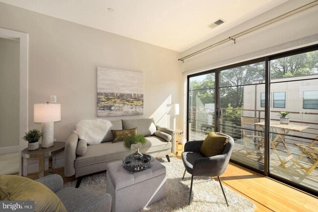 5201 Wisconsin Ave NW in Washington, DC - Building Photo - Building Photo