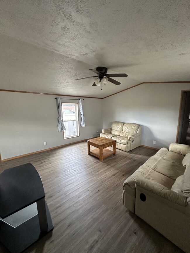 property at 154 E Hemlock Dr