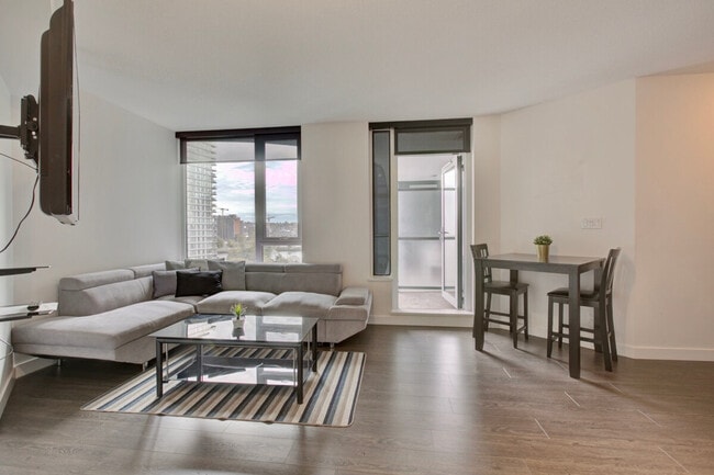 780 Pacific Blvd, Unit SI ID1380057P in Vancouver, BC - Building Photo - Building Photo